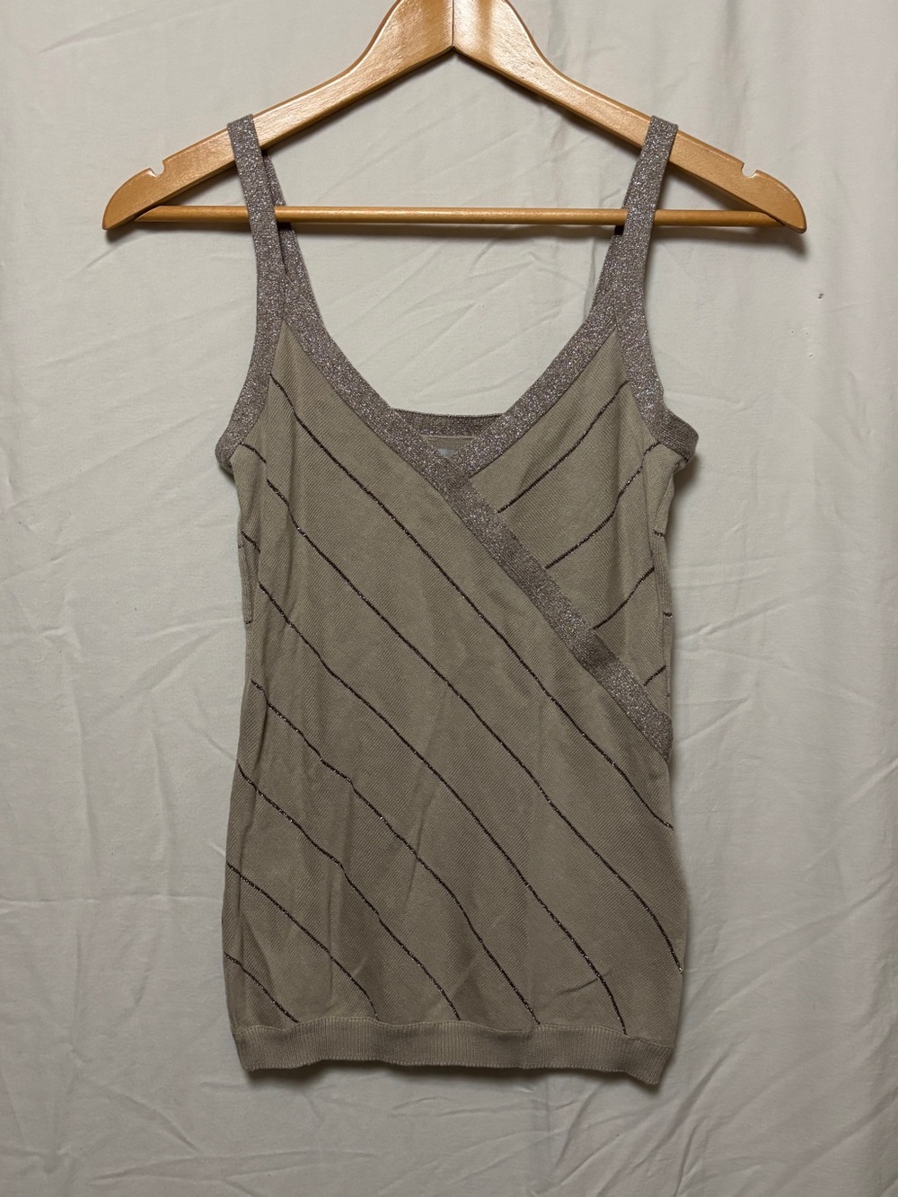 3/$25 2000’s Oldnavy sparkly tan tank top